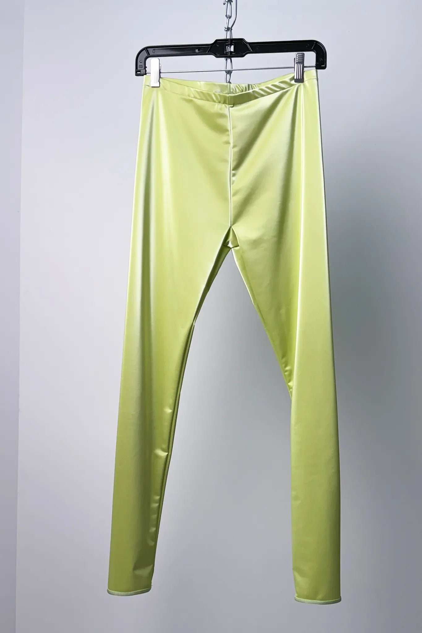 197 Shiny light lime metallic leggings