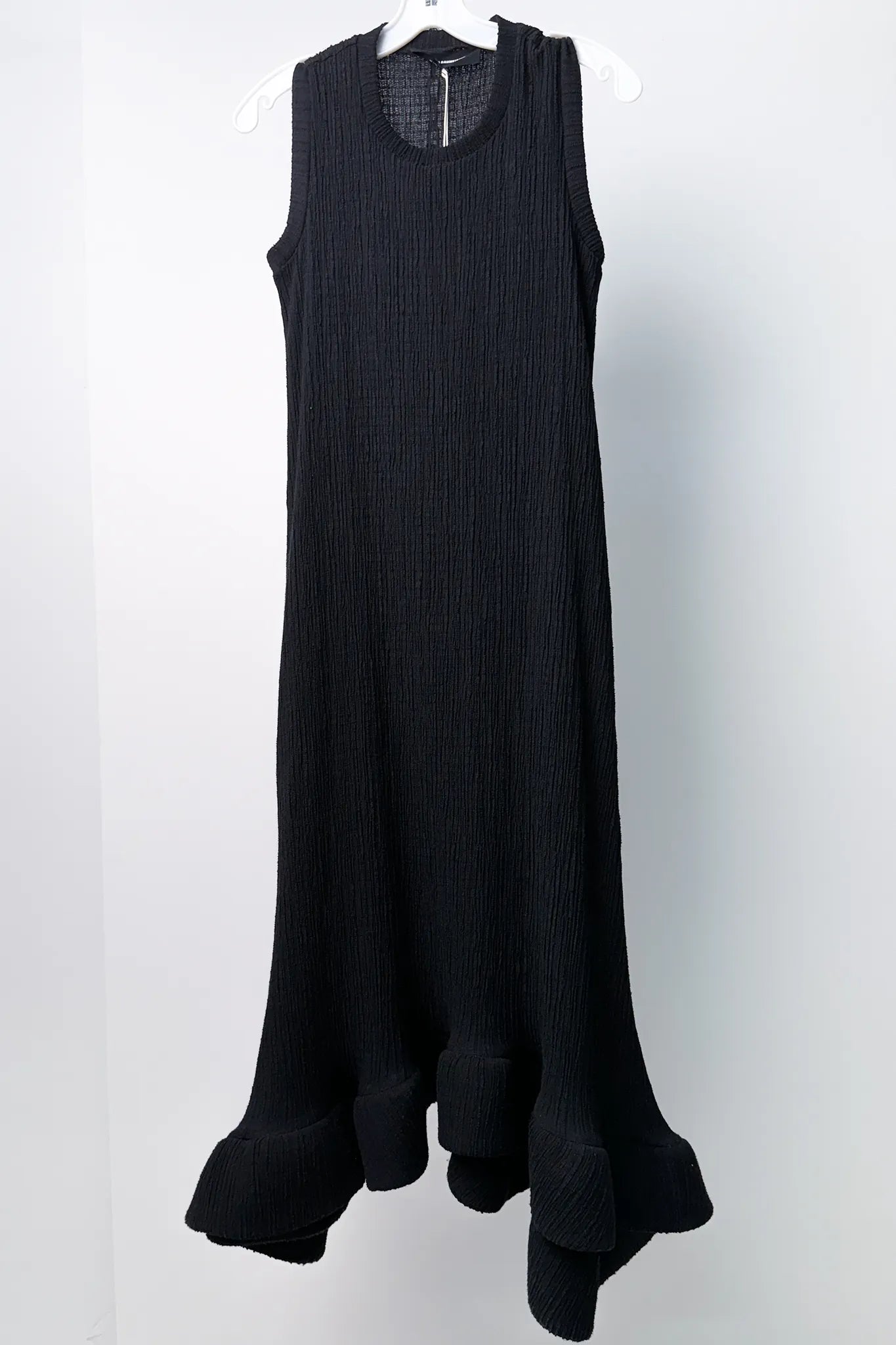 206 sleeveless foam bottom dress.