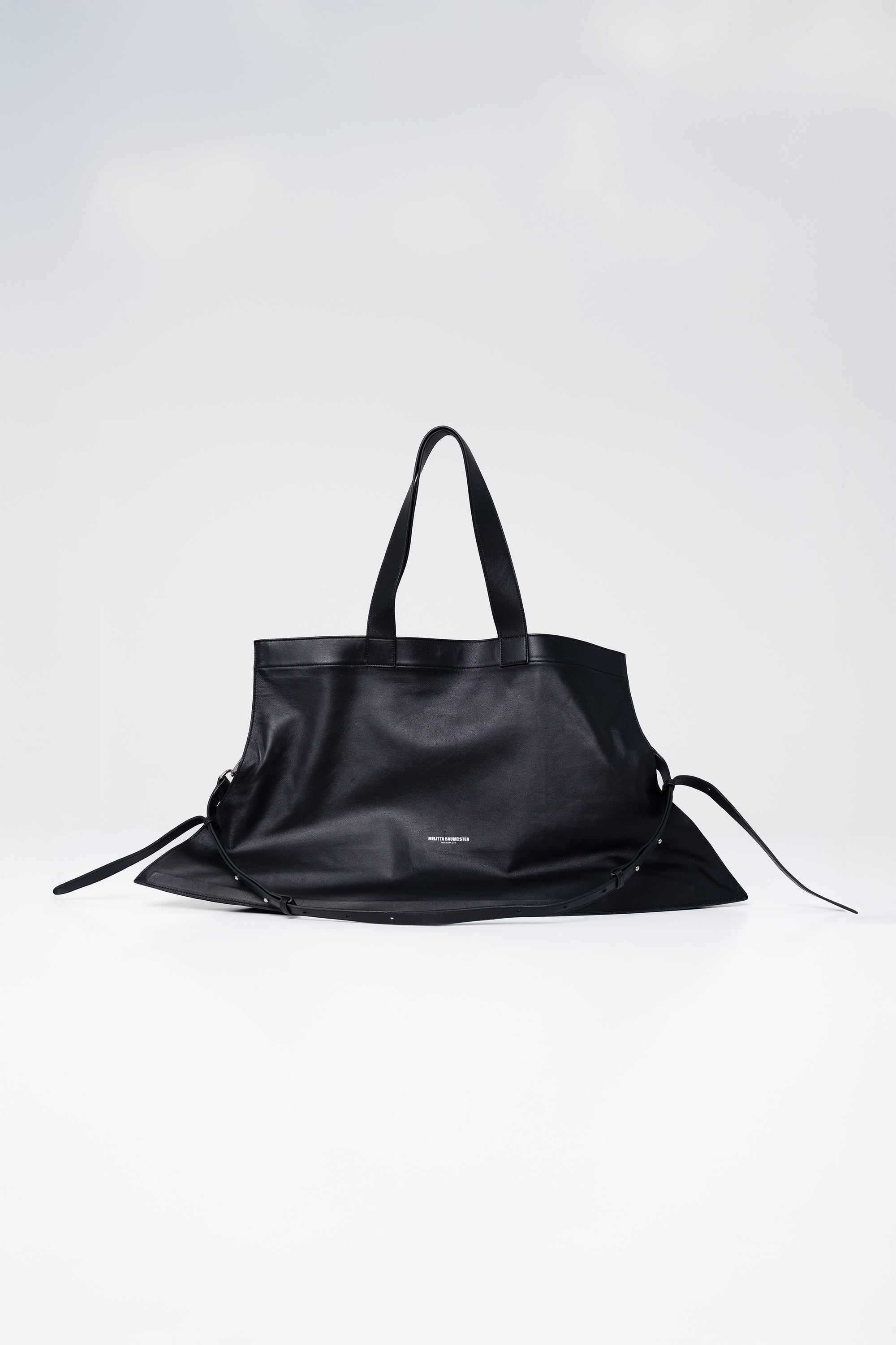 BLACK POINTY WEEKENDER